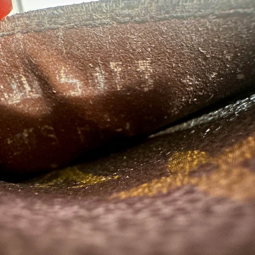 Louis Vuitton Monogram Sarah Wallet - Picture 10 of 16